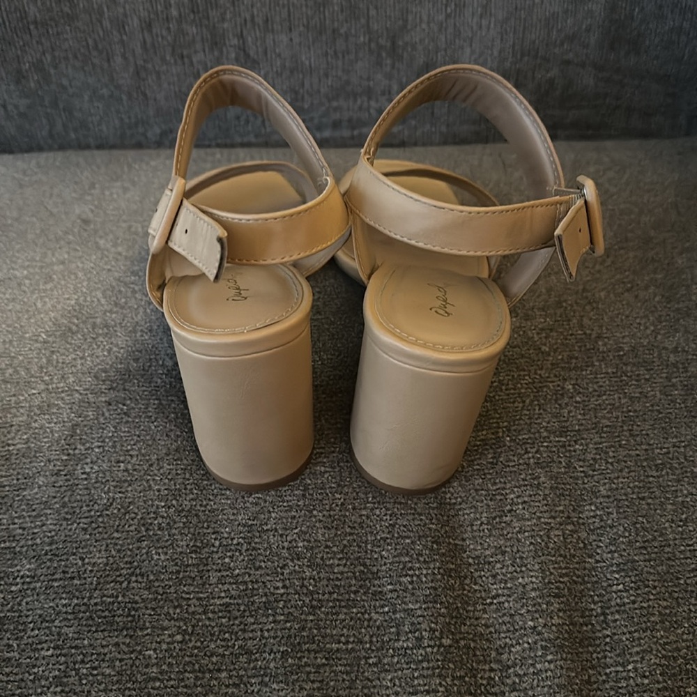 Qupid Tan Heeled Sandals - Picture 2 of 4